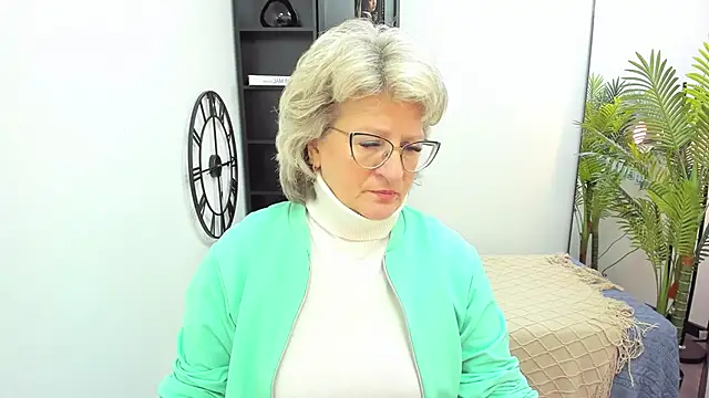 EvelynJoyful online show from January 13, 5:22 am