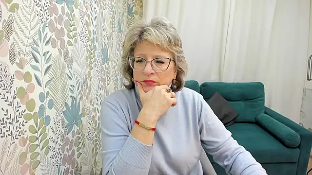 EvelynJoyful online show from December 5, 4:55 am