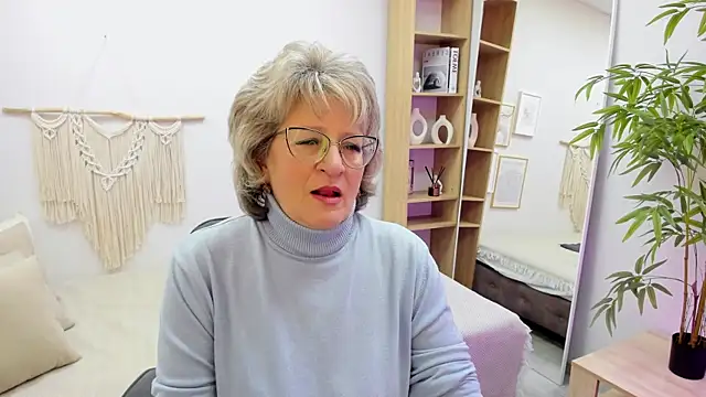 EvelynJoyful online show from October 21, 5:07 am