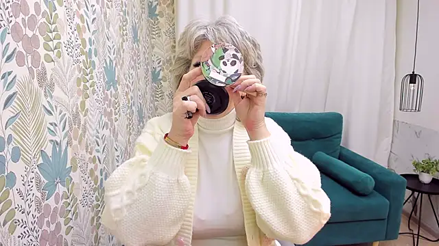 EvelynJoyful online show from February 6, 5:14 am