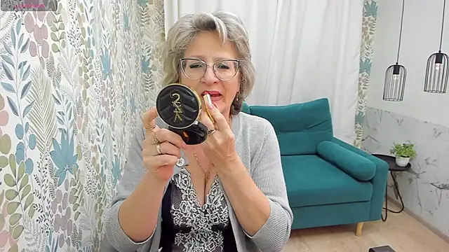 EvelynJoyful online show from February 3, 11:53 am