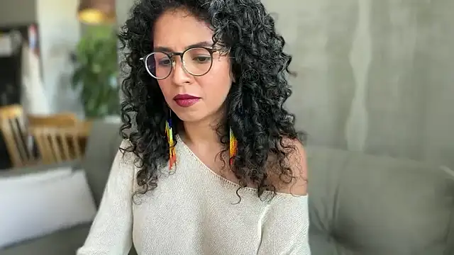 illaroom online show from February 12, 8:41 pm