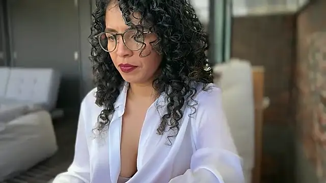 illaroom online show from February 26, 7:36 pm