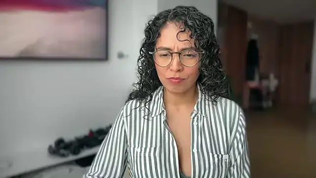 illaroom online show from February 3, 7:52 pm