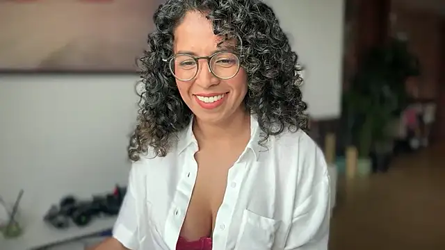 Snapshot of illaroom chatting on October 28, 4:50 pm illaroom online show from October 28, 4:50 pm