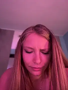 Snapshot of AnastasiaAniess chatting on February 13, 9:48 pm AnastasiaAniess online show from February 13, 9:48 pm