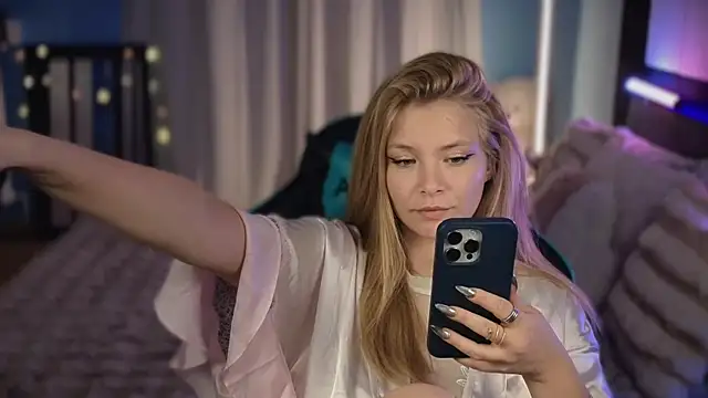 Snapshot of AnastasiaAniess chatting on February 24, 7:59 pm AnastasiaAniess online show from February 24, 7:59 pm