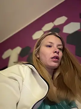 AnastasiaAniess online show from April 1, 4:36 am