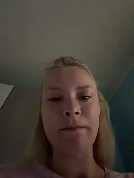 Snapshot of AnastasiaAniess chatting on June 10, 6:25 am AnastasiaAniess online show from June 10, 6:25 am