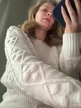 Snapshot of AnastasiaAniess chatting on March 22, 9:24 am AnastasiaAniess online show from March 22, 9:24 am
