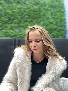 Snapshot of AnastasiaAniess chatting on October 4, 6:31 pm AnastasiaAniess online show from October 4, 6:31 pm