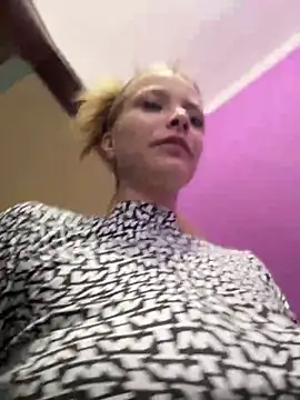 Snapshot of AnastasiaAniess chatting on March 1, 4:33 pm AnastasiaAniess online show from March 1, 4:33 pm