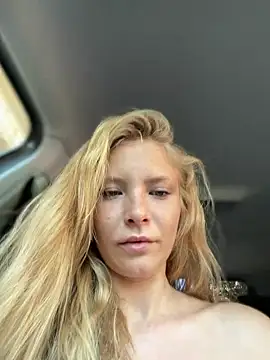 Snapshot of AnastasiaAniess chatting on July 5, 3:19 pm AnastasiaAniess online show from July 5, 3:19 pm