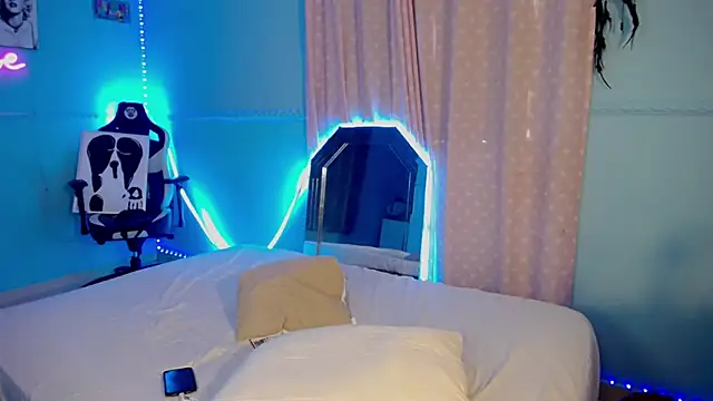 charlottesexxx online show from September 17, 8:55 pm