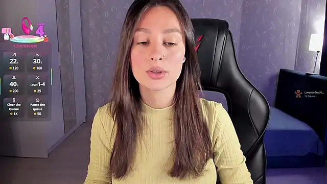 Snapshot of EllaFresh chatting on September 25, 11:33 pm EllaFresh online show from September 25, 11:33 pm