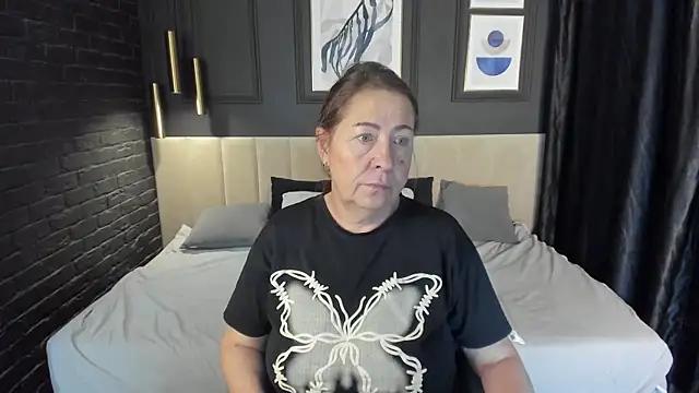 Snapshot of LindaPassionate chatting on July 10, 5:29 am LindaPassionate online show from July 10, 5:29 am