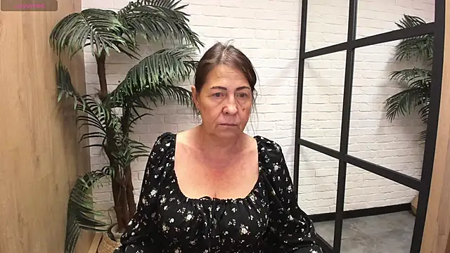 Snapshot of LindaPassionate chatting on June 12, 1:09 pm LindaPassionate online show from June 12, 1:09 pm