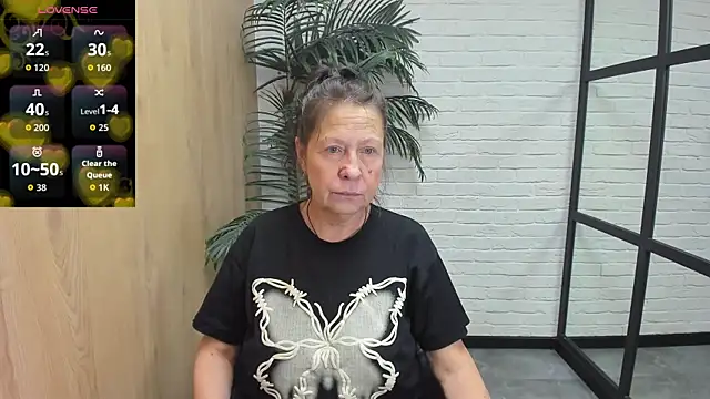 Snapshot of LindaPassionate chatting on November 9, 5:33 am LindaPassionate online show from November 9, 5:33 am