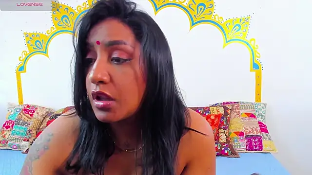 Snapshot of LadyNahir chatting on April 17, 9:50 pm LadyNahir online show from April 17, 9:50 pm