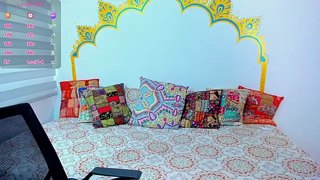 LadyNahir online show from January 12, 12:45 pm