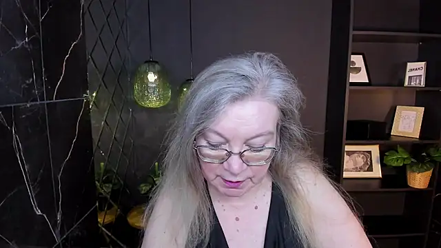 NataliMellow online show from February 28, 1:00 pm