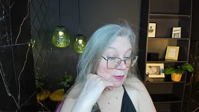 Snapshot of NataliMellow chatting on April 28, 1:15 pm NataliMellow online show from April 28, 1:15 pm