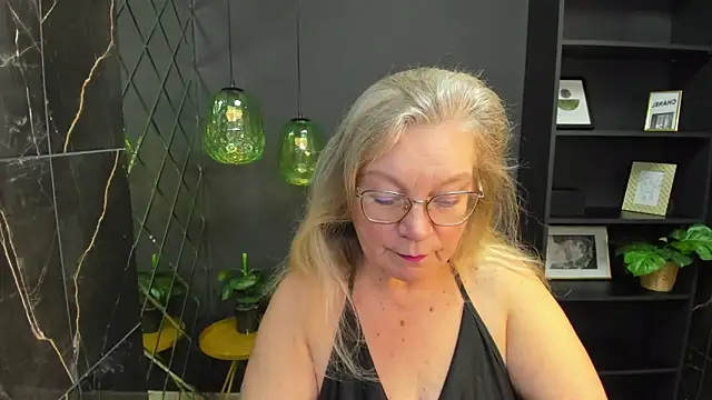 NataliMellow online show from November 2, 12:54 pm