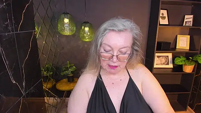 Snapshot of NataliMellow chatting on May 3, 1:15 pm NataliMellow online show from May 3, 1:15 pm