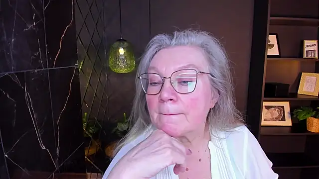 NataliMellow online show from March 31, 1:13 pm