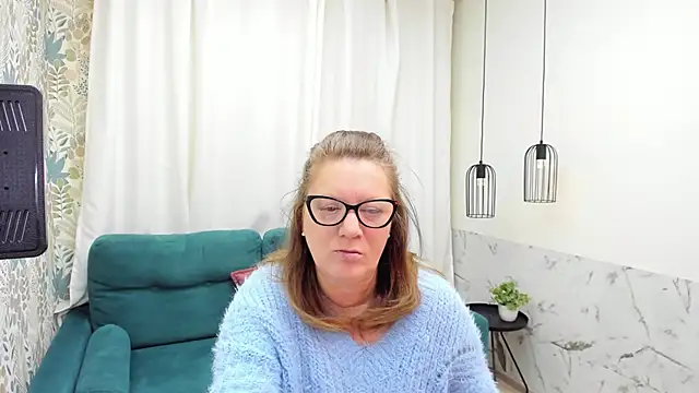 Snapshot of LeaPure chatting on February 21, 5:09 am LeaPure online show from February 21, 5:09 am