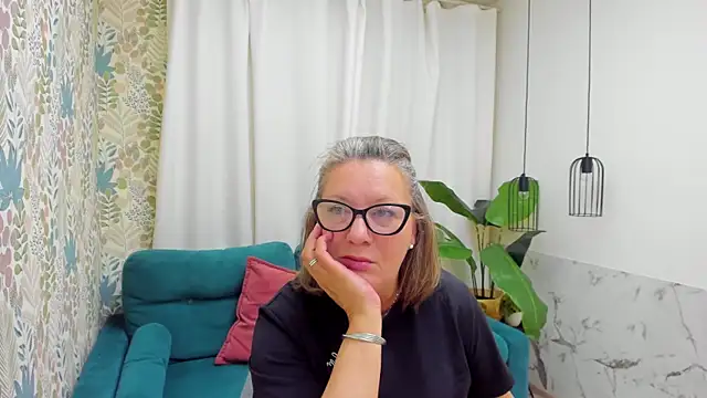 LeaPure online show from July 19, 5:05 am