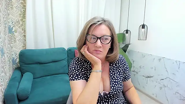 LeaPure online show from July 25, 5:15 am