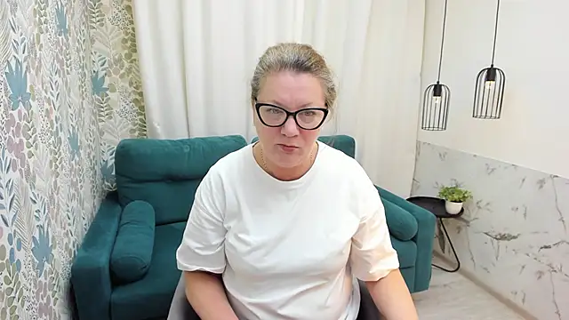 LeaPure online show from May 16, 5:06 am