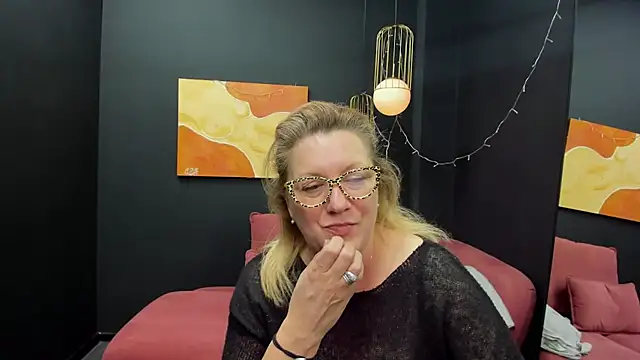 LeaPure online show from March 1, 5:27 pm