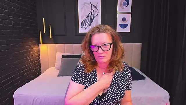 LeaPure online show from March 17, 4:32 pm