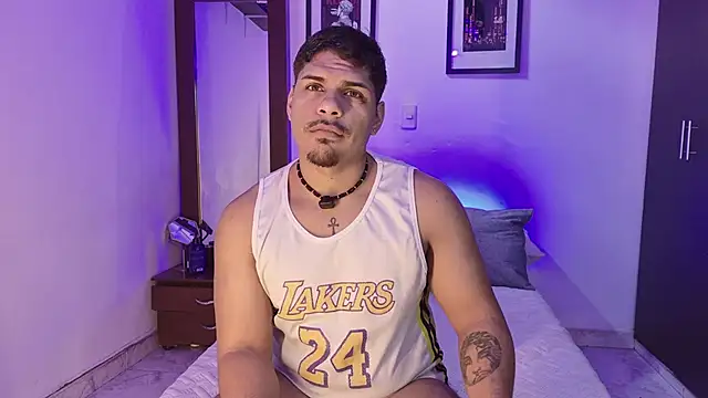 starguy 28 online show from June 7, 5:40 pm