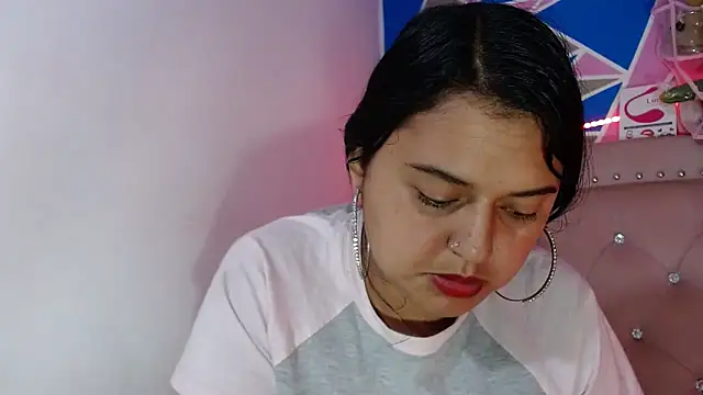 violetaass online show from February 5, 11:55 pm