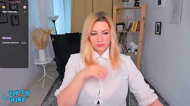 Snapshot of JillSpacey chatting on December 6, 4:44 pm JillSpacey online show from December 6, 4:44 pm