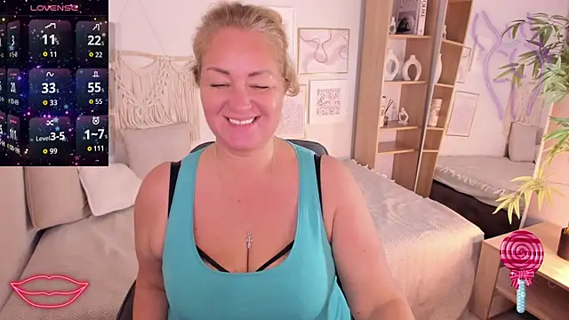 Snapshot of JenniferLight chatting on October 4, 5:25 pm JenniferLight online show from October 4, 5:25 pm