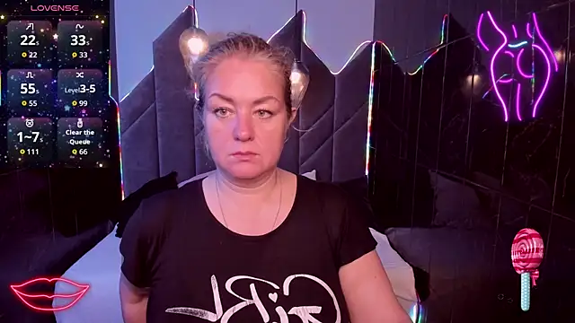 Snapshot of JenniferLight chatting on November 9, 1:37 pm JenniferLight online show from November 9, 1:37 pm