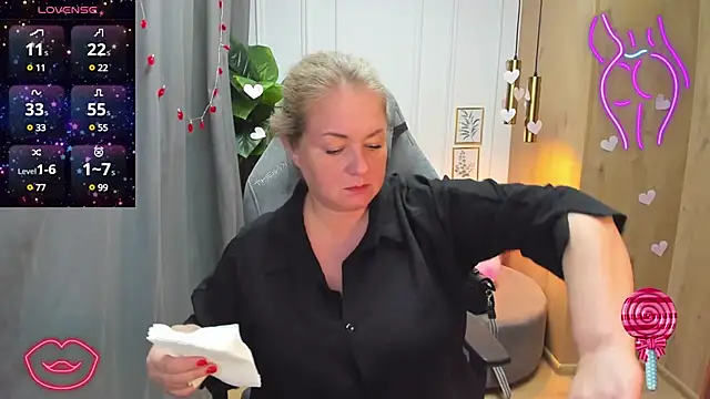 Snapshot of JenniferLight chatting on February 15, 4:47 am JenniferLight online show from February 15, 4:47 am