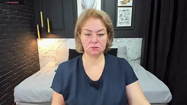 Snapshot of JenniferLight chatting on February 22, 1:13 pm JenniferLight online show from February 22, 1:13 pm