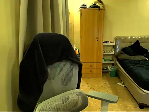 Snapshot of Cock4UrMouth chatting on November 28, 11:43 am Cock4UrMouth online show from November 28, 11:43 am