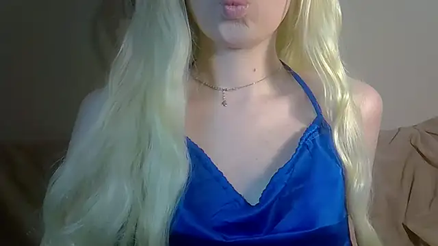 Snapshot of DitaVira chatting on December 15, 9:09 pm DitaVira online show from December 15, 9:09 pm