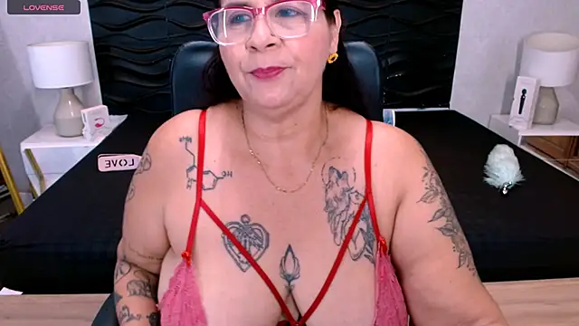 Snapshot of laura_riley chatting on September 23, 3:41 pm laura riley online show from September 23, 3:41 pm