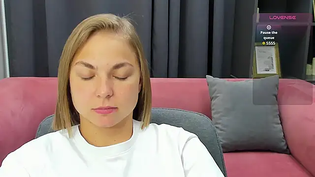 Snapshot of TataArdent chatting on November 13, 8:35 pm TataArdent online show from November 13, 8:35 pm