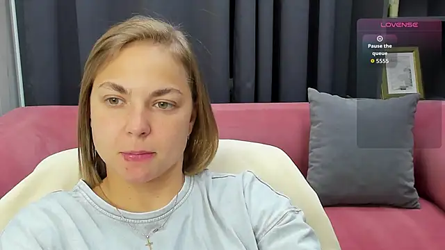 Snapshot of TataArdent chatting on November 24, 8:09 pm TataArdent online show from November 24, 8:09 pm