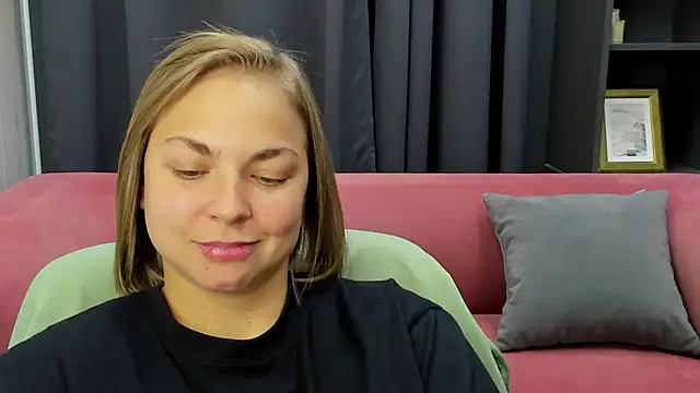 Snapshot of TataArdent chatting on November 25, 8:20 pm TataArdent online show from November 25, 8:20 pm