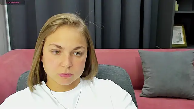 Snapshot of TataArdent chatting on December 5, 8:06 pm TataArdent online show from December 5, 8:06 pm