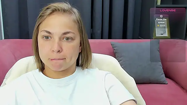 Snapshot of TataArdent chatting on November 23, 8:19 pm TataArdent online show from November 23, 8:19 pm